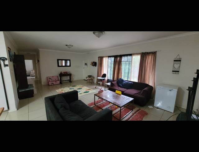 4 BEDROOM TOWNHOUSE RENTED IN PRESTBURY
